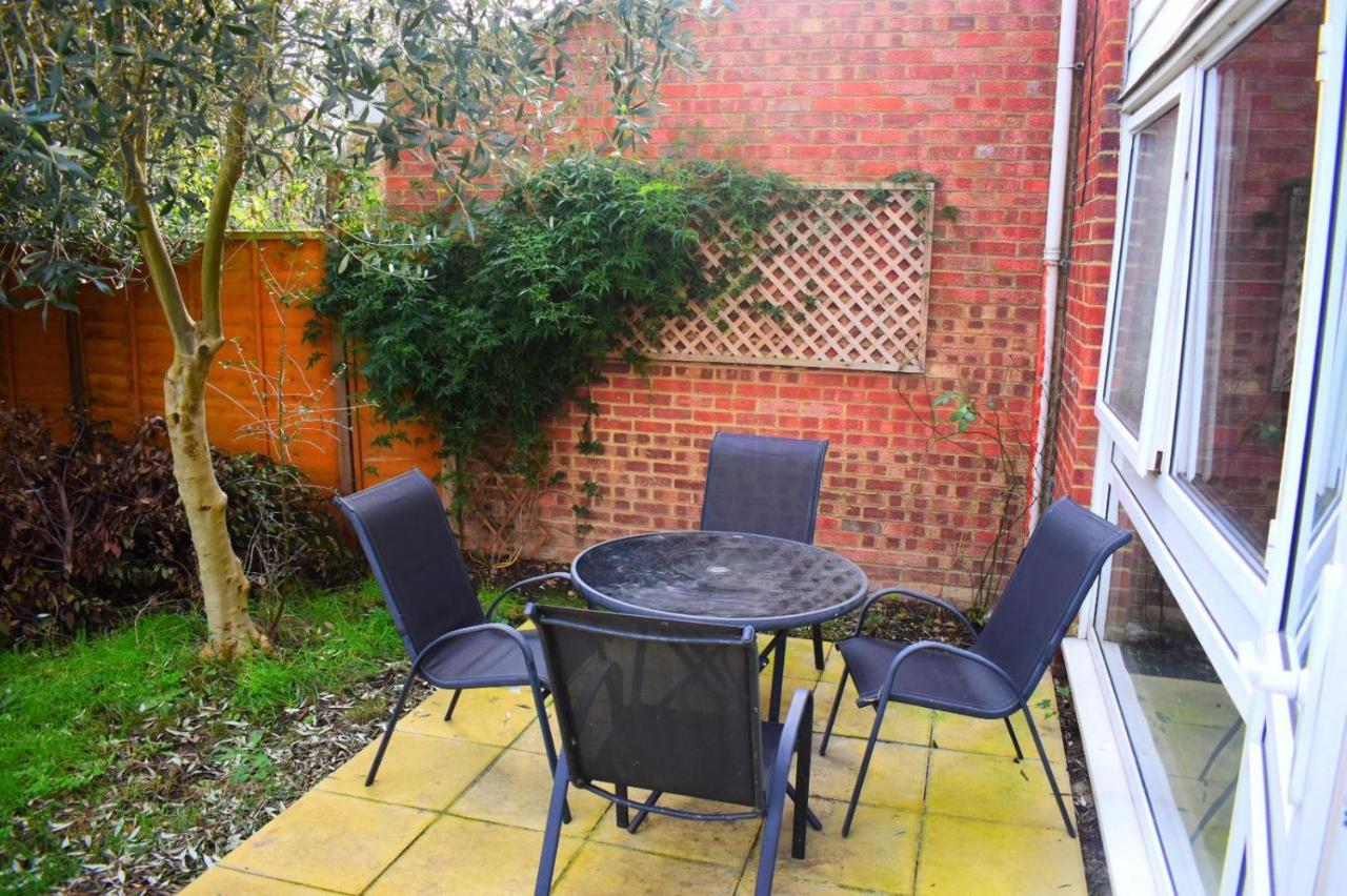 Cosy 3 Bed Home, Families And Contractors, Direct Booking For Best Rates Windsor Exterior photo